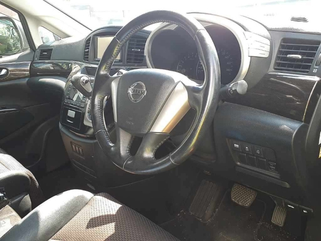 NISSAN ELGRAND 2011