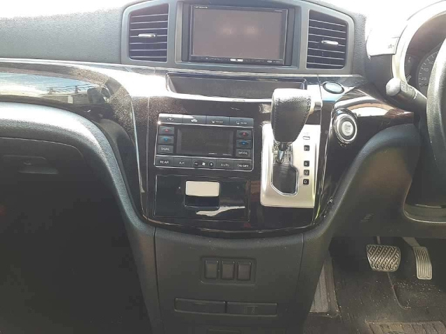 NISSAN ELGRAND 2011