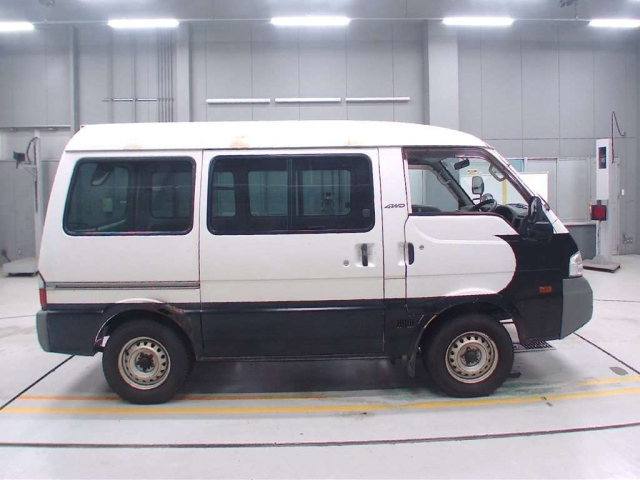 MAZDA BONGO VAN 2010