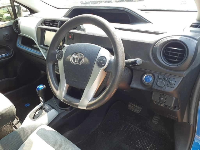 TOYOTA AQUA 2014