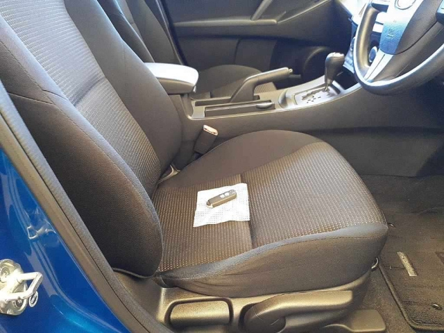 MAZDA AXELA 2012