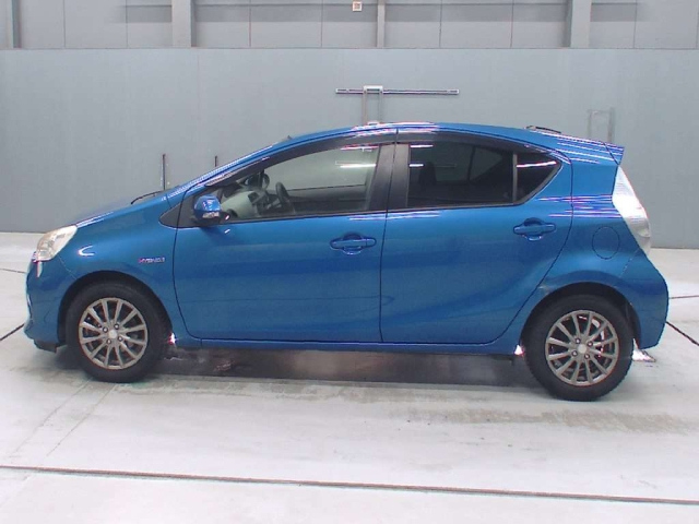 TOYOTA AQUA 2014