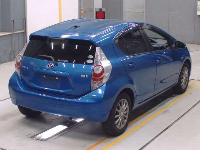 TOYOTA AQUA 2014