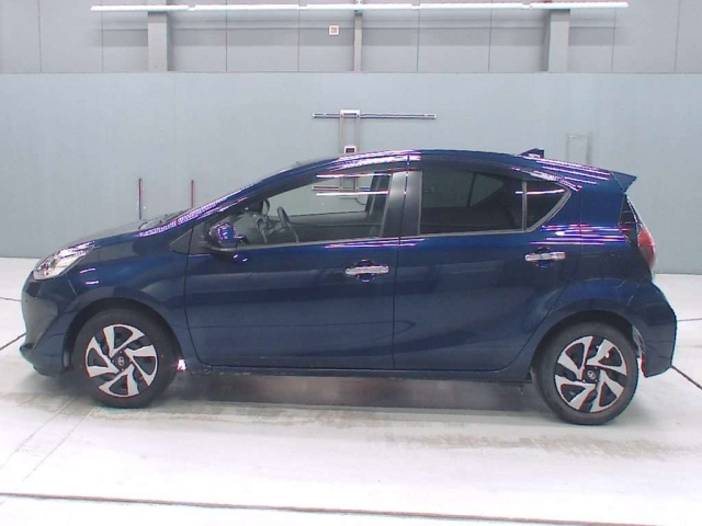 TOYOTA AQUA 2020