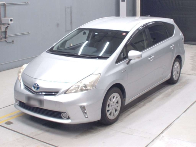 TOYOTA PRIUS ALPHA 2012