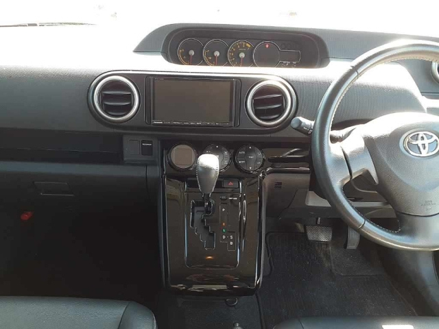 TOYOTA COROLLA RUMION 2012