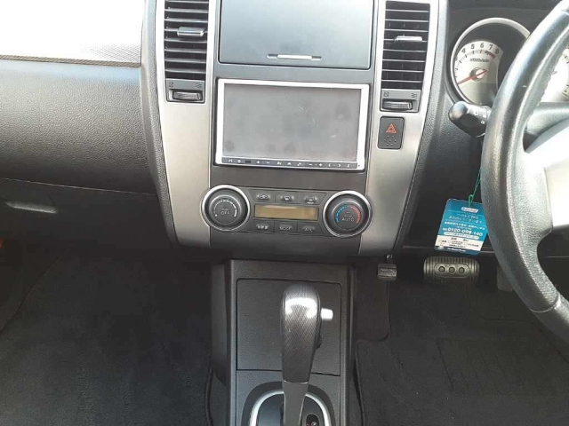 NISSAN TIIDA 2008