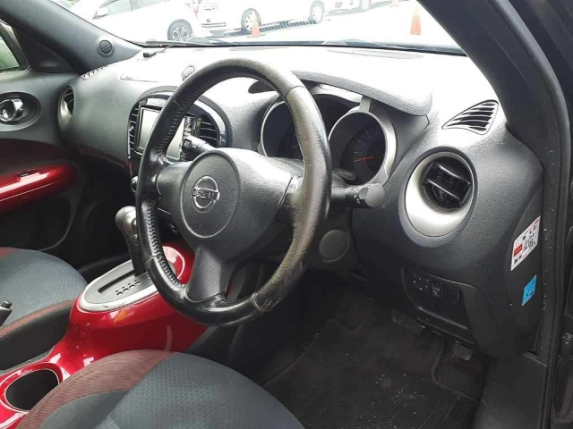 NISSAN JUKE 2012