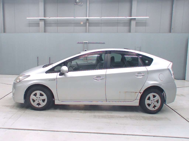 TOYOTA PRIUS 2011