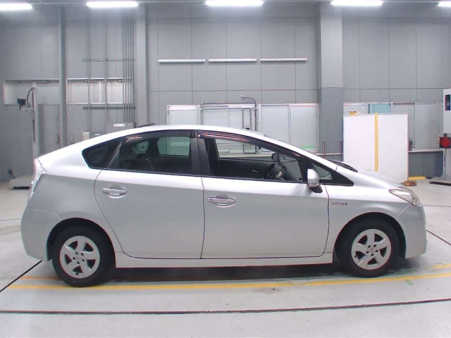 TOYOTA PRIUS 2011