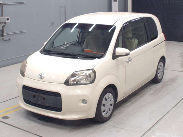 TOYOTA PORTE 2012