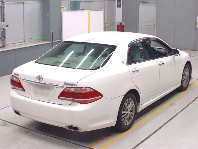 TOYOTA CROWN 2010
