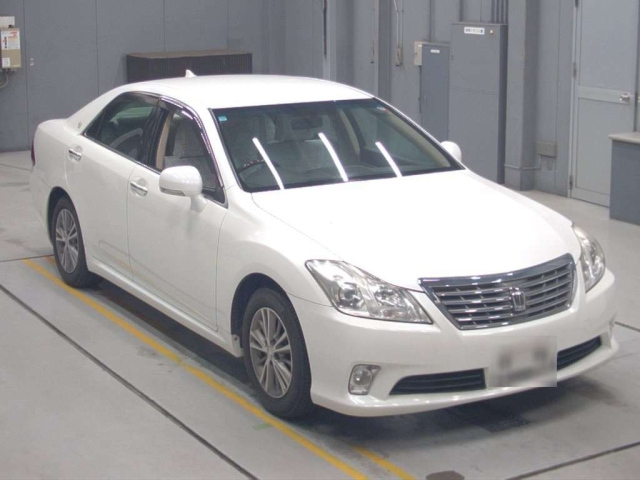 TOYOTA CROWN 2010
