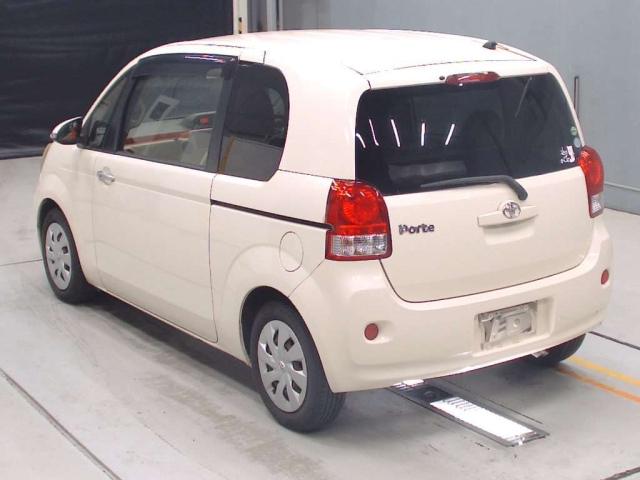 TOYOTA PORTE 2012