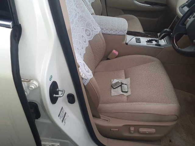 TOYOTA CROWN 2010