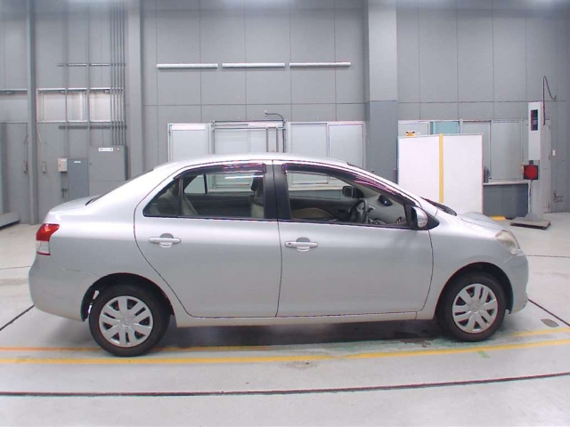 TOYOTA BELTA 2010