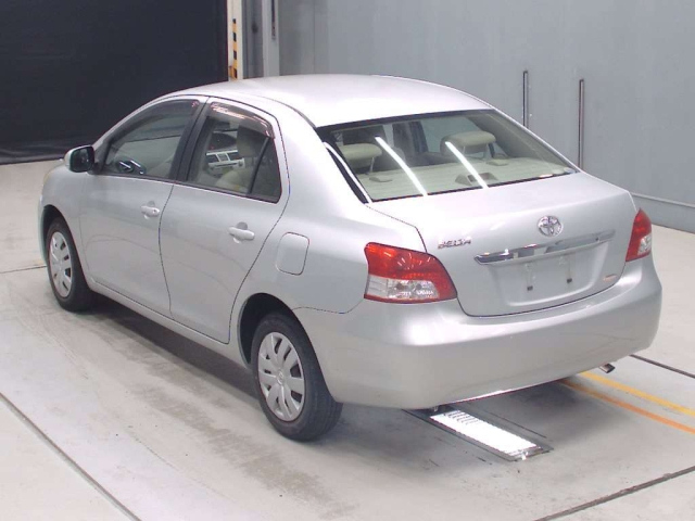 TOYOTA BELTA 2010