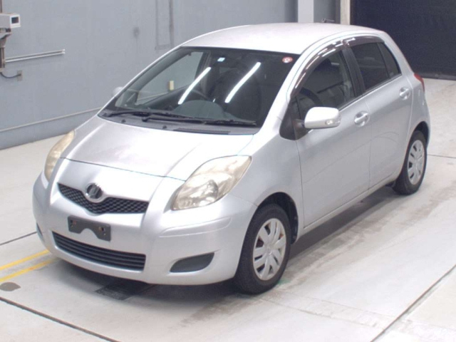 TOYOTA VITZ 2010