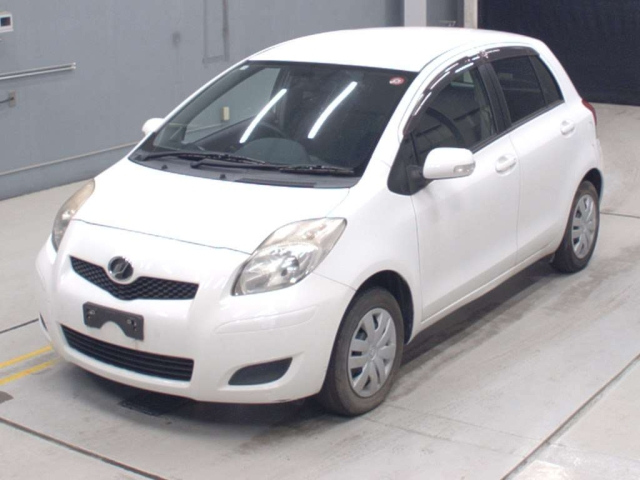 TOYOTA VITZ 2010