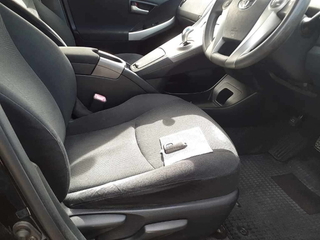 TOYOTA PRIUS 2013