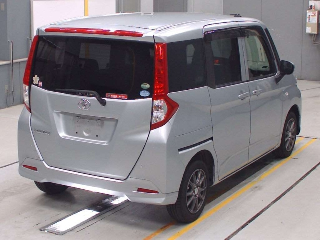 TOYOTA ROOMY 2017