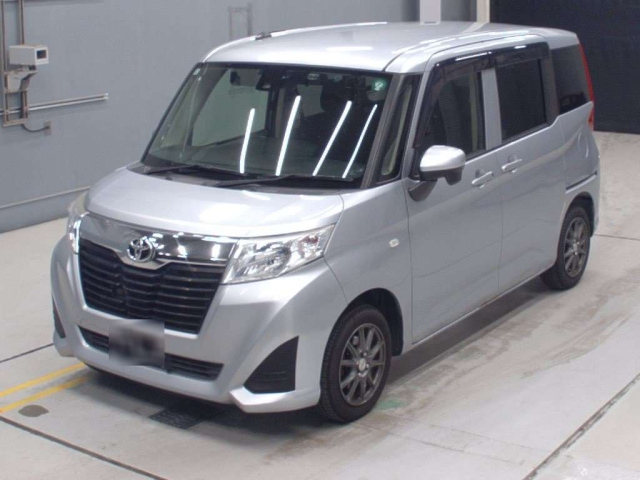 TOYOTA ROOMY 2017