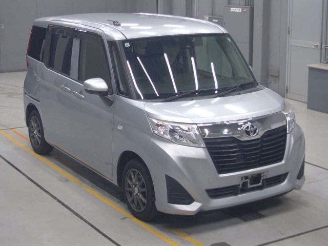TOYOTA ROOMY 2017