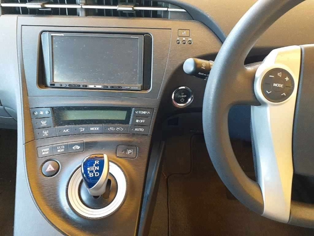 TOYOTA PRIUS 2010