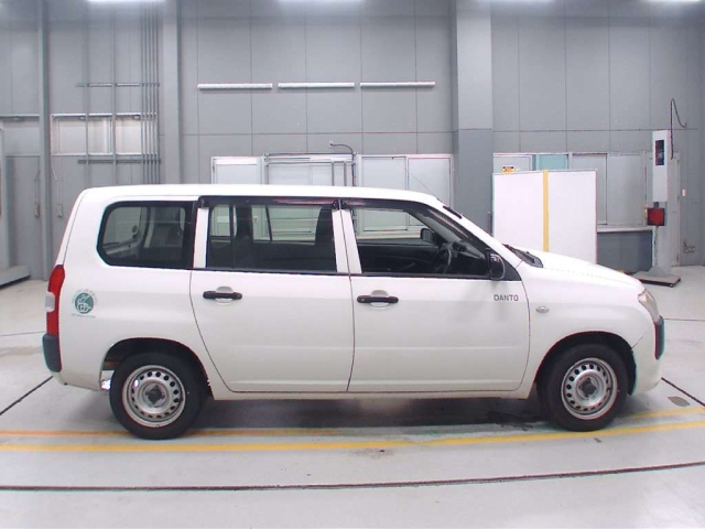 TOYOTA PROBOX 2016