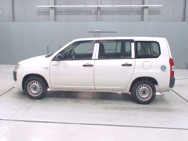 TOYOTA PROBOX 2016