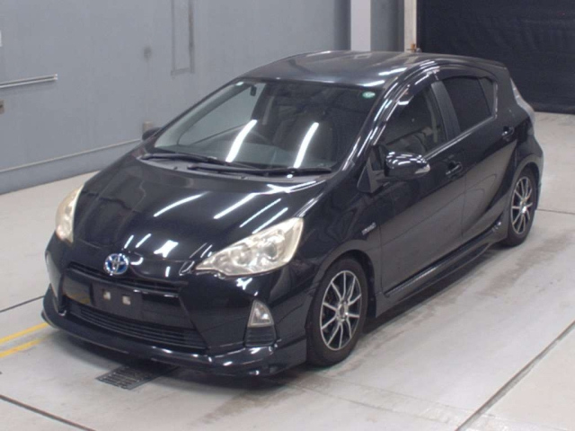 TOYOTA AQUA 2013