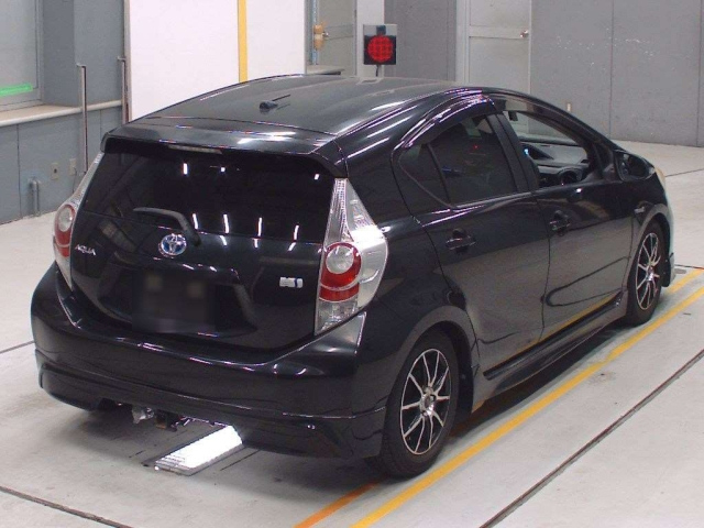TOYOTA AQUA 2013