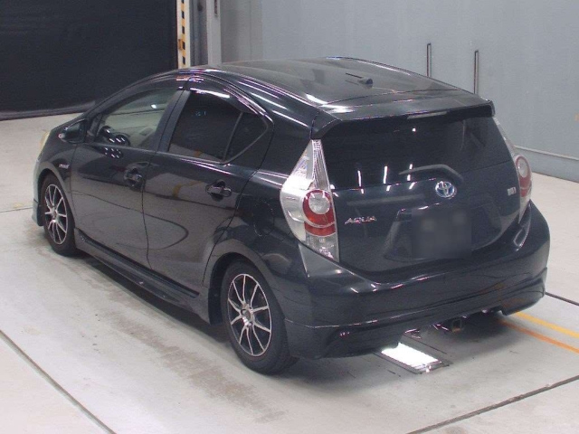 TOYOTA AQUA 2013