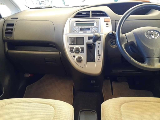 TOYOTA RACTIS 2008