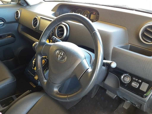 TOYOTA COROLLA RUMION 2012