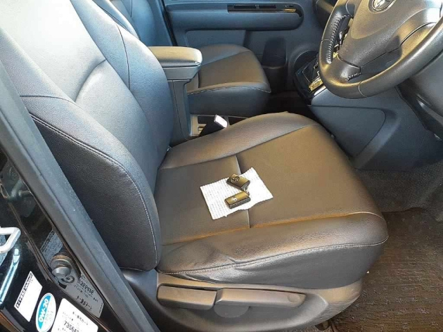 TOYOTA COROLLA RUMION 2012