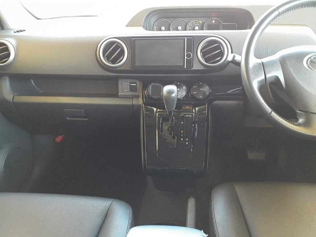 TOYOTA COROLLA RUMION 2012