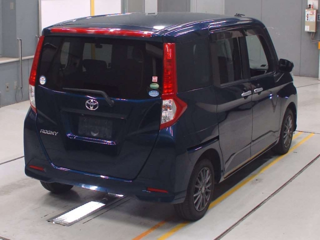 TOYOTA ROOMY 2017