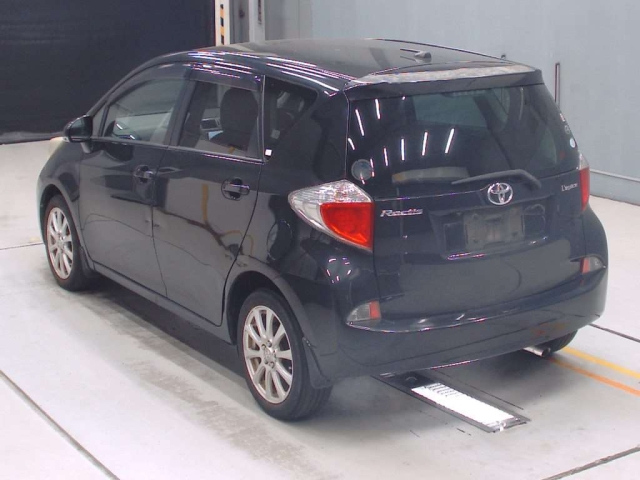 TOYOTA RACTIS 2011