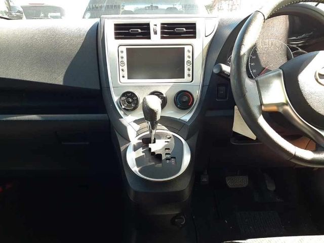 TOYOTA RACTIS 2011