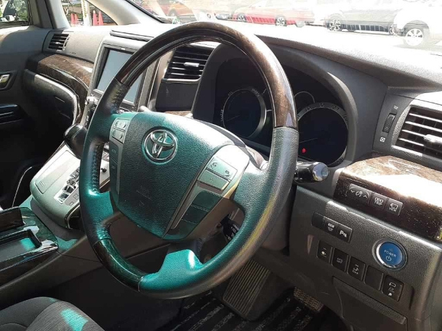 TOYOTA VELLFIRE 2012