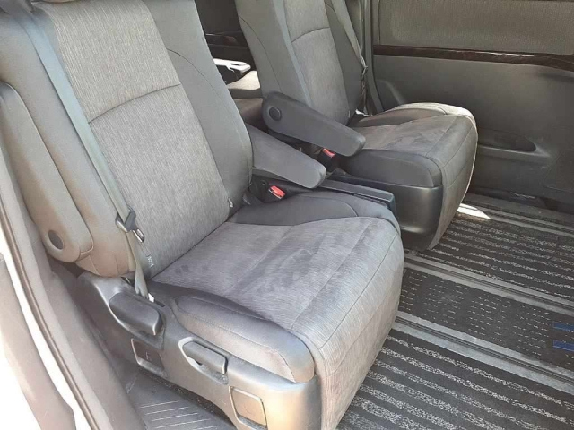 TOYOTA VELLFIRE 2012