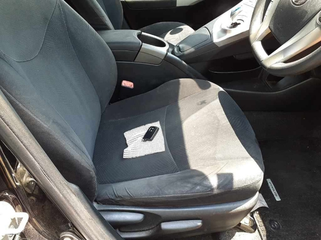 TOYOTA PRIUS 2012