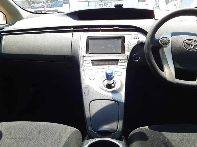 TOYOTA PRIUS 2012