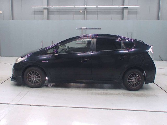 TOYOTA PRIUS 2012