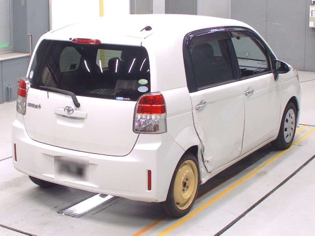 TOYOTA SPADE 2013