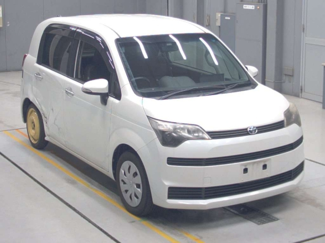TOYOTA SPADE 2013