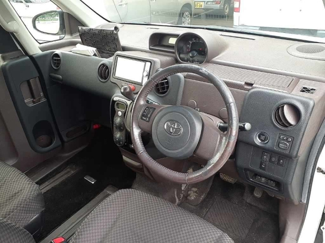 TOYOTA SPADE 2013