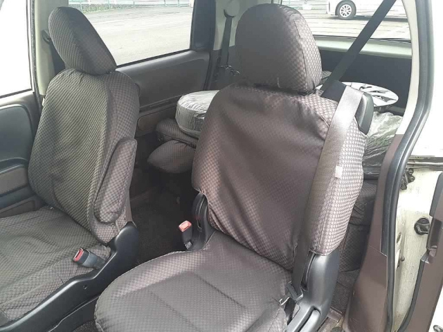TOYOTA SPADE 2013