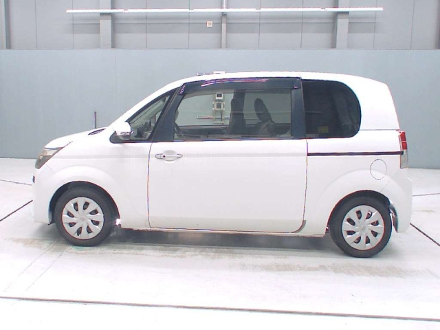 TOYOTA SPADE 2013